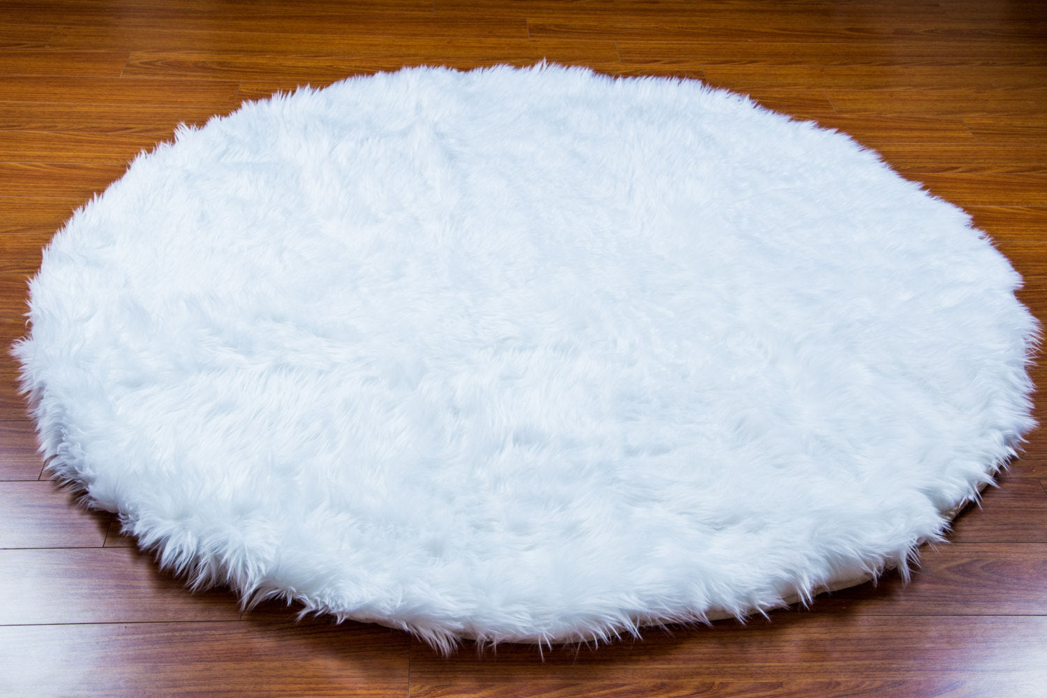 White Faux Shaggy Sheepskin Round 6' Diameter Area Rug || Home Decor