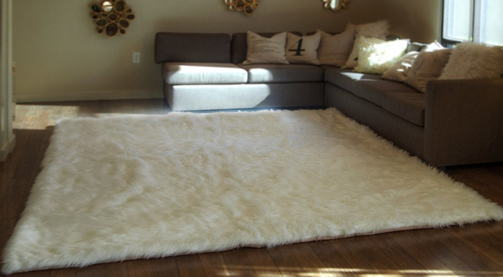 Off White Shaggy Plush Faux Fur Rectangular 3'x5' Area Rug || Home Decor